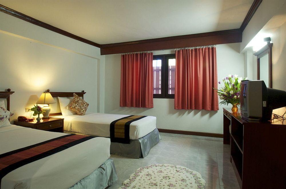 Vista Hotel Chiang Mai - Sha Extra Plus Екстер'єр фото